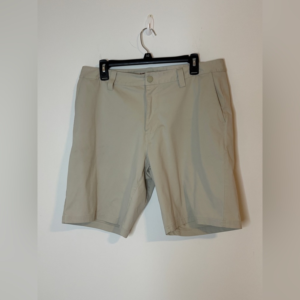 Rhone  Commuter Flat Front Men’s Chino Short Size 34 9 “ Inseam  Golf Casual